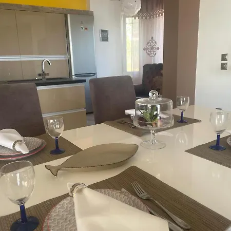Seaviewperamou Apartment *
